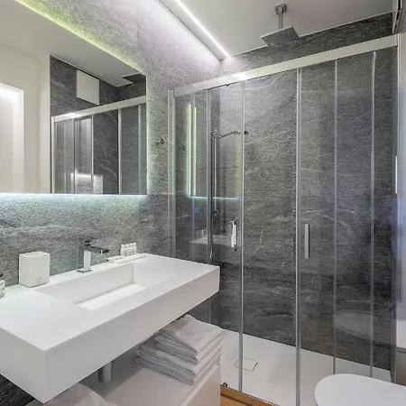 Sasso Boretto, Luxury 公寓式酒店 4*