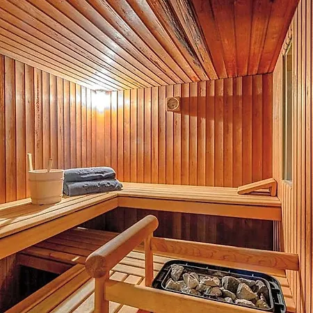 Sasso Boretto, Luxury